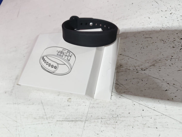 New V9 Smart Bracelet With Body Temperature Monitoring Precise Display Smart Band Vibration reminder Smart Clock Smart Wristband - Sarah Nova