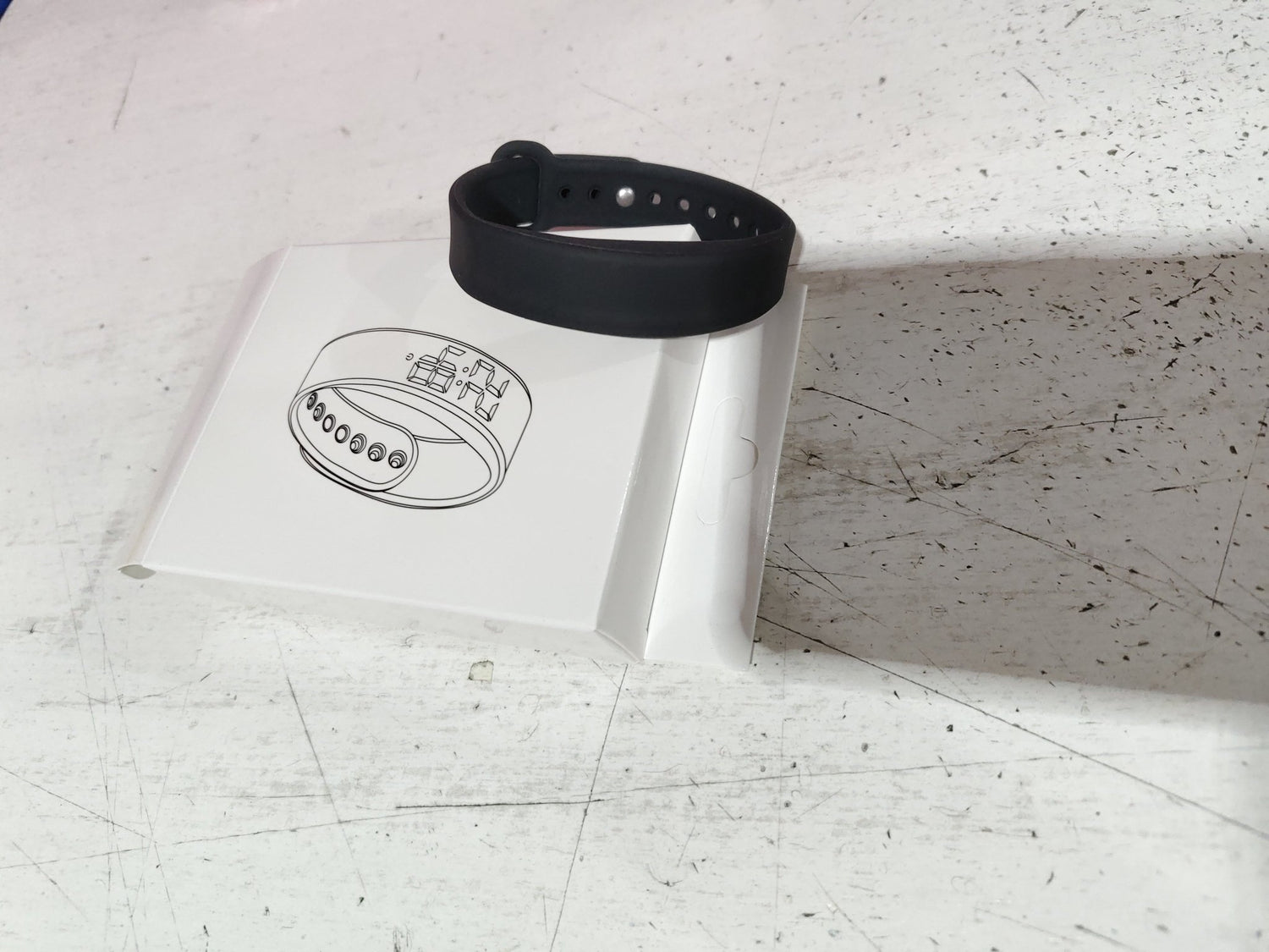 New V9 Smart Bracelet With Body Temperature Monitoring Precise Display Smart Band Vibration reminder Smart Clock Smart Wristband - Sarah Nova